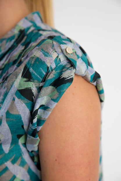 Magnetic Cap Sleeve Shirt in Olive Dobby