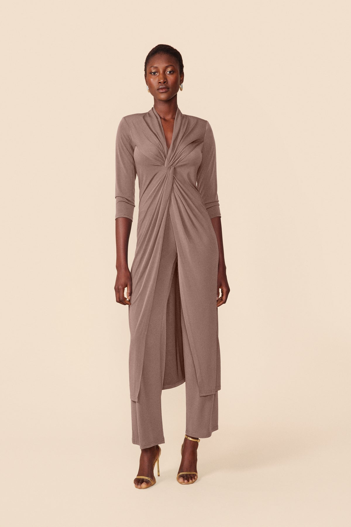 Conjunto Kala Taupe · Alegoria ·