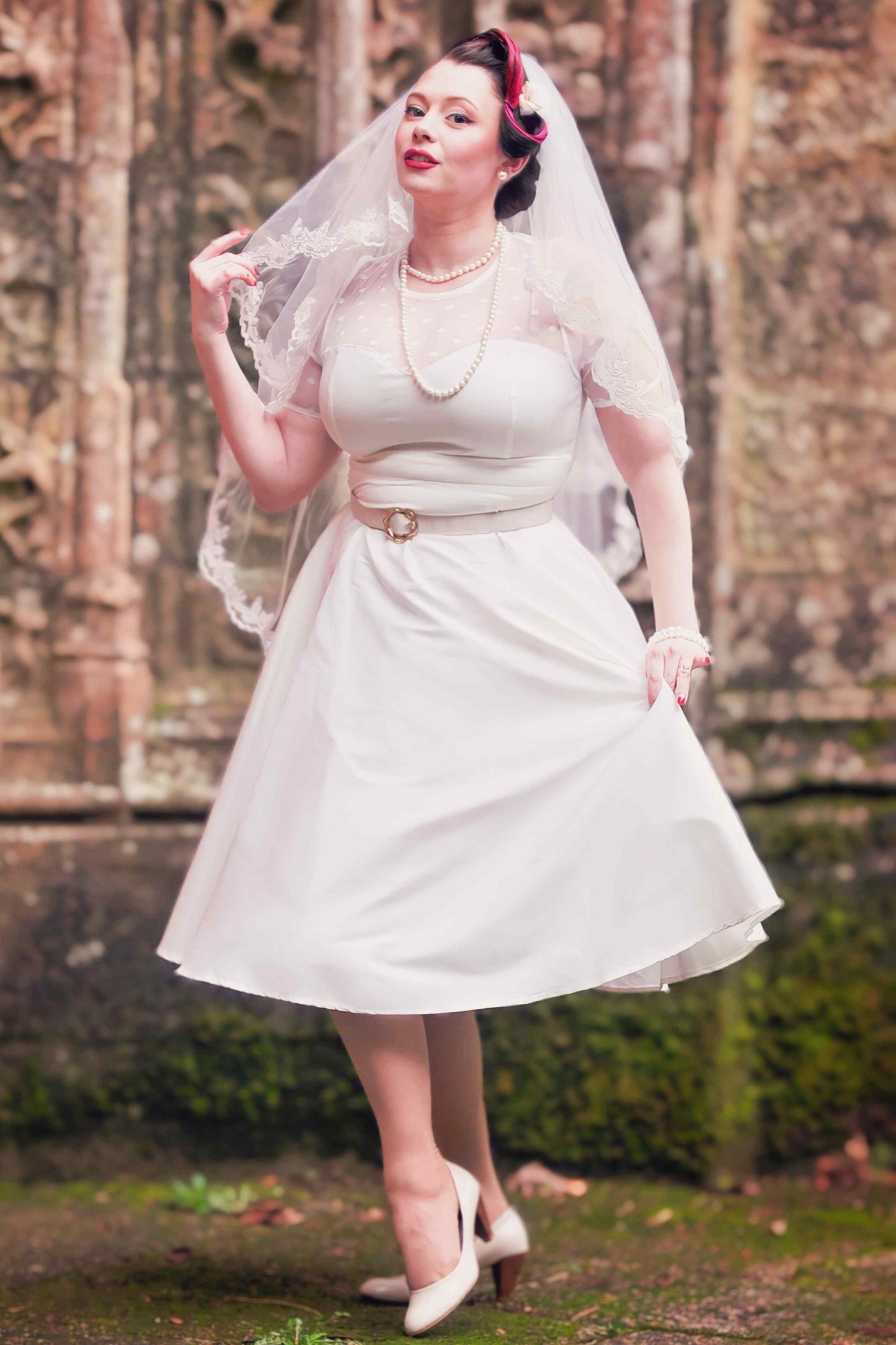 Elizabeth II Short Sleeved Polka Dot Mesh Wedding Dress